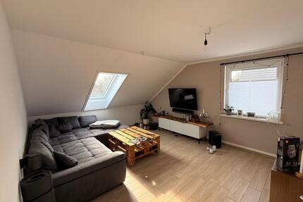 Schöne 2-Zimmerwohnung im DG mit Balkon zu vermieten - Hohne