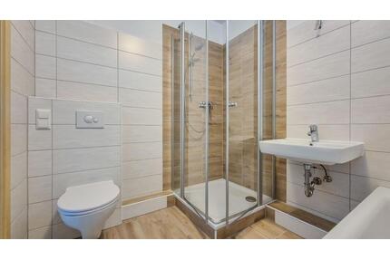 Erstbezug nach Sanierung - alles schick mit Wanne und Dusche - Hoyerswerda