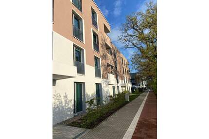 Helle 3-Zimmer-Wohnung mit Balkon in zentraler Lage - Norderstedt Garstedt