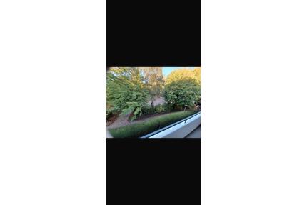 2 Zi. Wohnung mit Balkon und Garage in Pinneberg