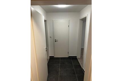 2-Zimmerwohnung Souterrain mit eigenem Eingang -frisch saniert. - Bremen Neustadt