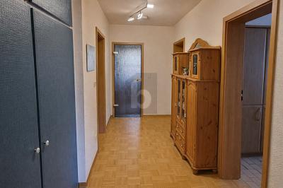 HELL, MODERN UND RUHIG GELEGEN - 810,00&nbsp;EUR &nbsp;pro&nbsp; Monat Kaltmiete, ca.&nbsp; 81,00&nbsp;m&sup2;&nbsp;Wohnfl&auml;che in Essen (PLZ: 45357)