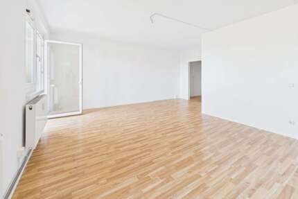 Wohnung zum Mieten in Chemnitz 451,00 € 80.61 m²