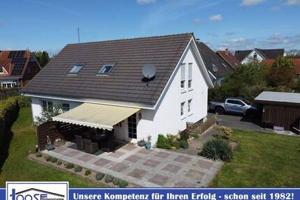 Großes Zweifamilienhaus in ruhiger Lage in Pönitz