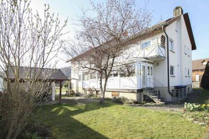 Bezugfreies Zweifamilienhaus mit Top-Potenzial in Tettnang-Laimnau!