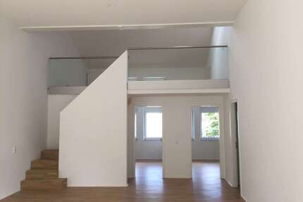 Wohnung zum Mieten in Stuttgart-Obertürkheim 1.700,00 € 125.2 m²