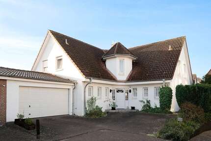 Haus zum Kaufen in Lübeck Travemünde 1.350.000,00 € 288 m² - Lübeck / Travemünde