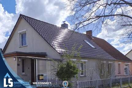 Modernes Einfamilienhaus mit großem Grundstück, Pool, Scheune und Smart-Home-Elementen in Mögelin - Premnitz OT Mögelin