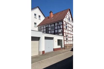 ---Saniert Renoviert---Wohnhaus mit Gewerbe,Lager,große Garage - Bad Arolsen