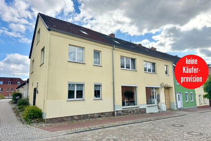 HORN IMMOBILIEN ++ Wohn- und Geschäftshaus, ehemalige Bäckerei in Strasburg (Uckermark)