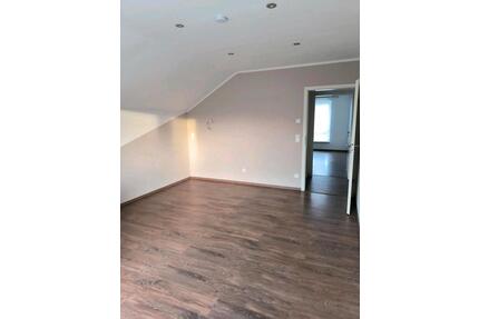 FerienwohnungMietwohnung 74qm - 1.100,00&nbsp;EUR Kaltmiete, ca.&nbsp; 74,00&nbsp;m&sup2; in Erkelenz (PLZ: 41812)