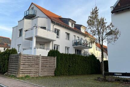 Schöne 3-Zimmer-Erdgeschosswohnung mit Garten & Tiefgarage - Leutenbach