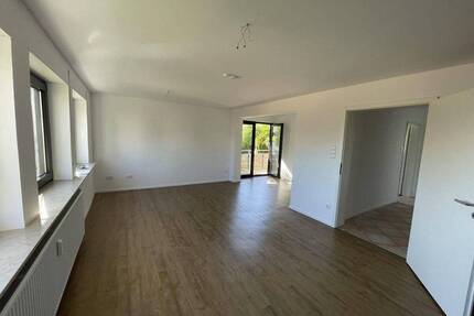renovierte 4-Zimmerwohnung mit privatem Garten, Terrasse & Garage - Dossenheim