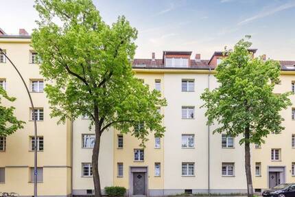 Rooftop Bliss - Gepflegte Dachgeschosswohnung mit Südbalkon in ruhiger Innenhoflage nahe Körnerpark - Berlin Neukölln
