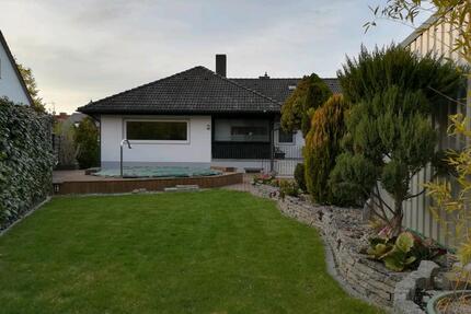 gepflegtes Bungalow i - 695.000,00&nbsp;EUR Kaufpreis, ca.&nbsp; 300,00&nbsp;m&sup2; in Altdorf bei Nürnberg (PLZ: 90518)