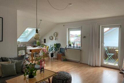 Tolle 2,5-Zi-DG-Wohnung mit Balkon + Stellplatz in Trossingen