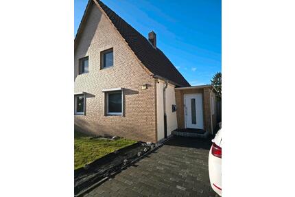 Gepflegtes Einfamilienhaus mit großem Garten - Peine