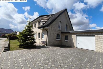 Großzügiges Einfamilienhaus mit großem Garten in ruhiger Siedlung - Neuenkirchen