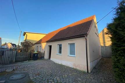 Falkenhain* sanierungsbedürftiges Einfamilienhaus mit Scheune im Lossatal* 4 Zimmer*