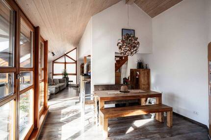 Nicht von der Stange ! Individuelle 4 12 Zimmer-Dachwohnung in kleiner Einheit in ruhiger, sonniger Lage von Aalen-Wasseralfingen