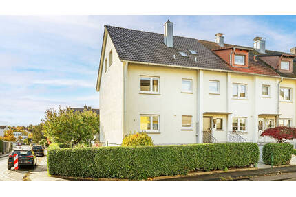 Wohlfühlen auf mehreren Etagen: Charmantes Einfamilienhaus mit Terrasse, Garten und Garage! - Waldbronn / Reichenbach