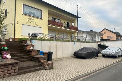 Großzügiges zwei Familien Haus - 270.000,00&nbsp;EUR Kaufpreis, ca.&nbsp; 159,00&nbsp;m&sup2; in Aura im Sinngrund (PLZ: 97773)
