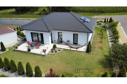 Luxus trifft Stil: Exklusiver Bungalow in Wörnitz - Wohnen auf hohem Niveau - Wörnitz / Arzbach Oberwörnitz
