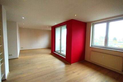 Kleine Penthauswohnung mit sonniger Dachterrasse - Nürnberg Neuröthenbach