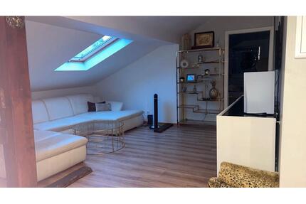 Große 3 Zimmer Wohnung zu vermieten - Berlin Neukölln