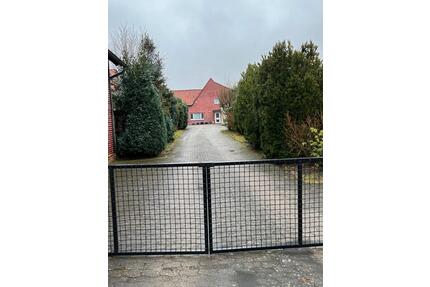 Großes Grundstück mit älterem, sanierungsbedüftigem Bauernhaus - Didderse