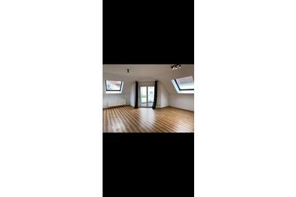 Helle 3-Zimmer-Wohnung mit Balkon & 2 Stellplätzen - Kirchheimbolanden