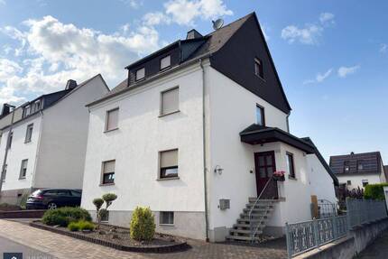 Familienglück. Viel Platz, viel Grün, viele Möglichkeiten – Ihr neues Zuhause in Elz!“