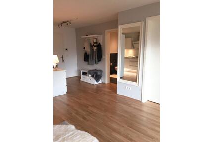 Von Privat: Moderne 2 Zimmer Wohnung mit Südwest-Balkon und EBK - Hamburg Wandsbek