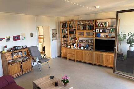 Helle Etagenwohnung mit Loggia in Göttingen