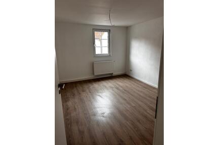 Moderne 2-Zimmer-Wohnung mit Balkon & Kellerabteil in ruhiger Lage von Impflingen - Ilbesheim bei Landau in der Pfalz