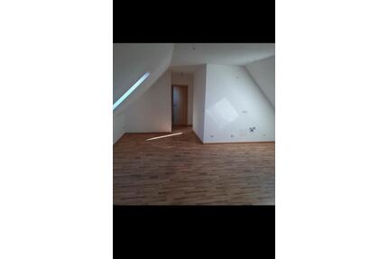 Schöne zentrale Dachgeschoss Wohnung in 98634 Wasungen