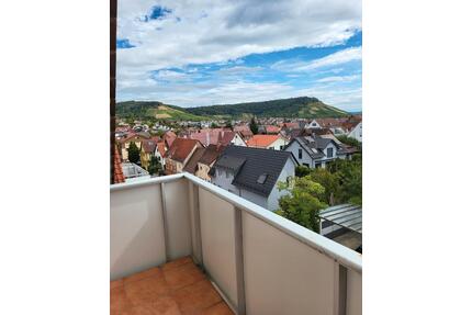Chamante 2-Zimmer-Dachgeschosswohnung mit Balkon - Korb