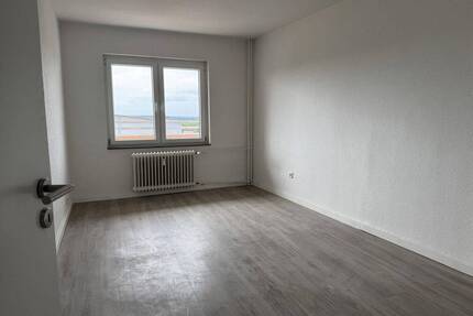 Ruhig wohnen mit Aussicht - 2-Zimmer-Wohnung im 6. OG mit Aufzug - Mettmann