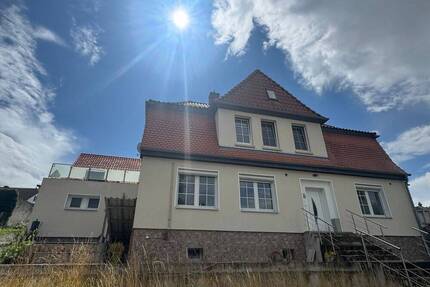 Ihr neues IMMOBILIEN QUARTIER: Umgfangreich saniertes Mehrfamilienhaus mit weiterem Ausbaupotenzial - Beckedorf