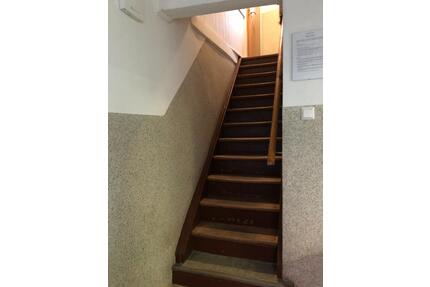 Öhringen, kleine 3 Zimmer Wohnung, Altbau, älteres 2 Fam. Haus.