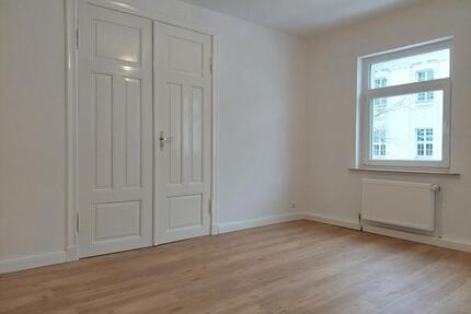 Frisch renovierte 4-Zimmerwohnung in der Mozartstraße mit Gartenidylle - Schwerin