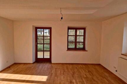 Schöne, helle 3-Zimmer Wohnung in ruhiger Lage auf 4-Seit Hof - Gangkofen
