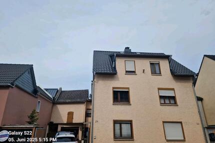 Doppelhaushälfte mit Hof – ca. 115 m² – ideal für kleine Familie - Hünfelden