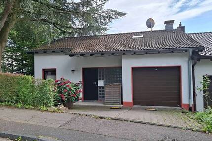 Energetisch sanierte DHH mit Garage in naturnaher Stadtrandlage von Berg. Gladbach-Heiligenstock - Bergisch Gladbach Sand