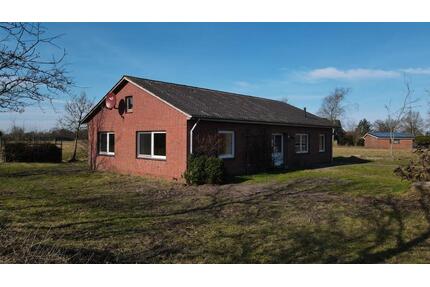 Idyllisches Haus auf großem Grundstück - Tierhaltung möglich - Langenhorn
