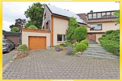 Fröndenberg-Hohenheide: Stilvoll und außergewöhnlich: Haus mit separater Wohnung, ca. 220 m² Wfl.. - Fröndenberg/Ruhr