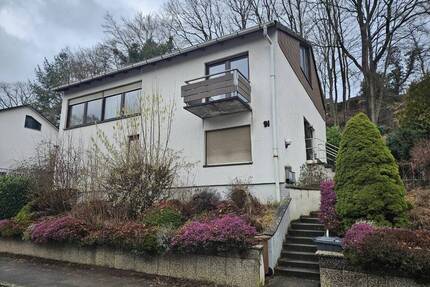 Gut aufgeteiltes 2-Familienhaus Doppelgarage in guter Lage von Kaiserslautern