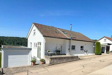 Haus mit Weitblick - Wohnen über dem Laucherttal - Hettingen