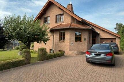 Großzügiges Familienhaus mit viel Platz & einem großen Garten - Altenbeken