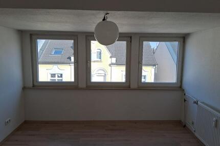 Gemütliche 3-Zimmer-Dachgeschosswohnung - Bochum Bochum-Mitte